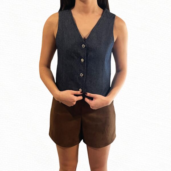 short de gamuza